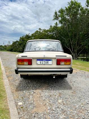 LADA LAIKA 1.6 SEDAN 8V GASOLINA 4P MANUAL